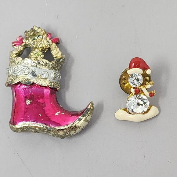 Vintage Christmas Brooch Pin Snowman & Boot Holiday Jewelry Red Green‎ Gold Tone - Picture 1 of 6